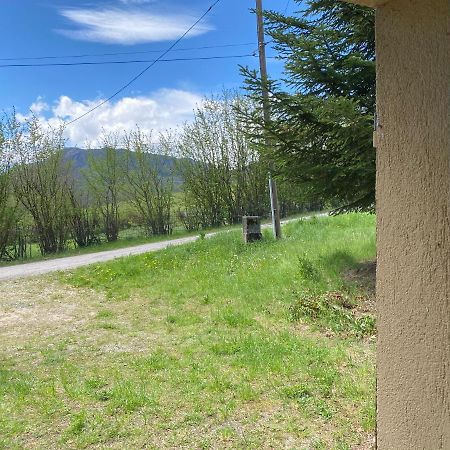 Appartement Dans Le Chalet La Chapelle-en-Vercors Eksteriør billede